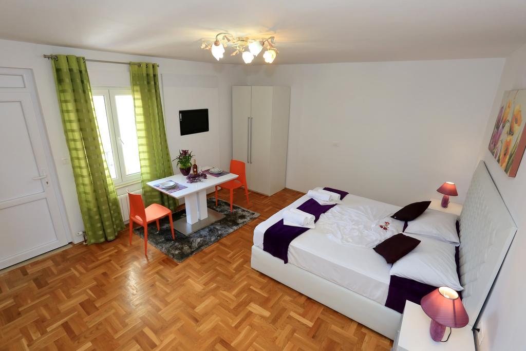 Apartments Maruna Self check-in Zara Esterno foto