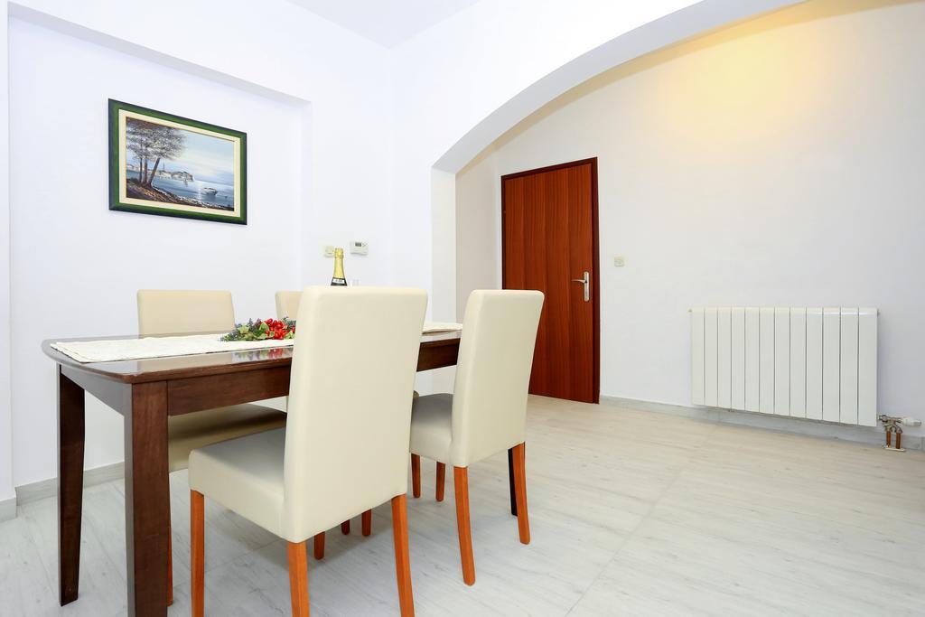 Apartments Maruna Self check-in Zara Esterno foto