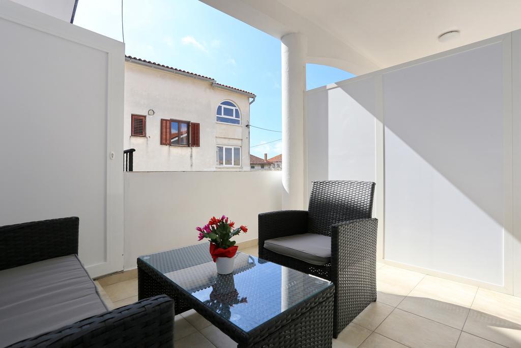 Apartments Maruna Self check-in Zara Esterno foto