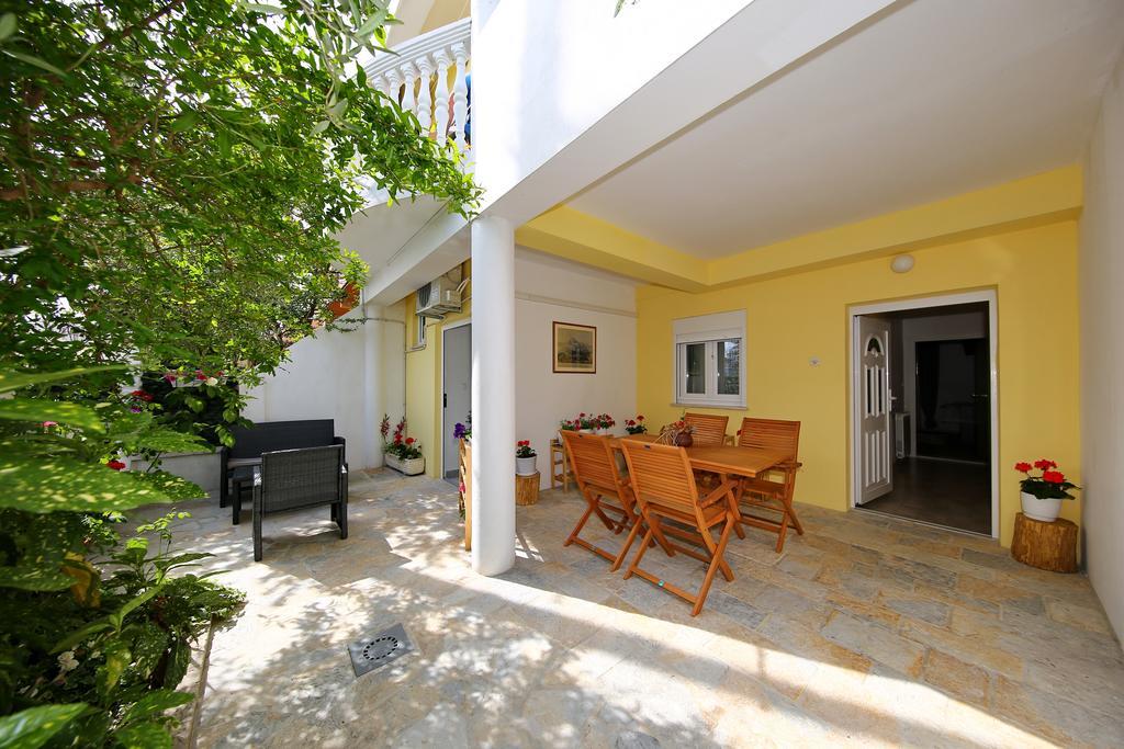 Apartments Maruna Self check-in Zara Esterno foto